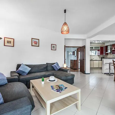 Julia Gale